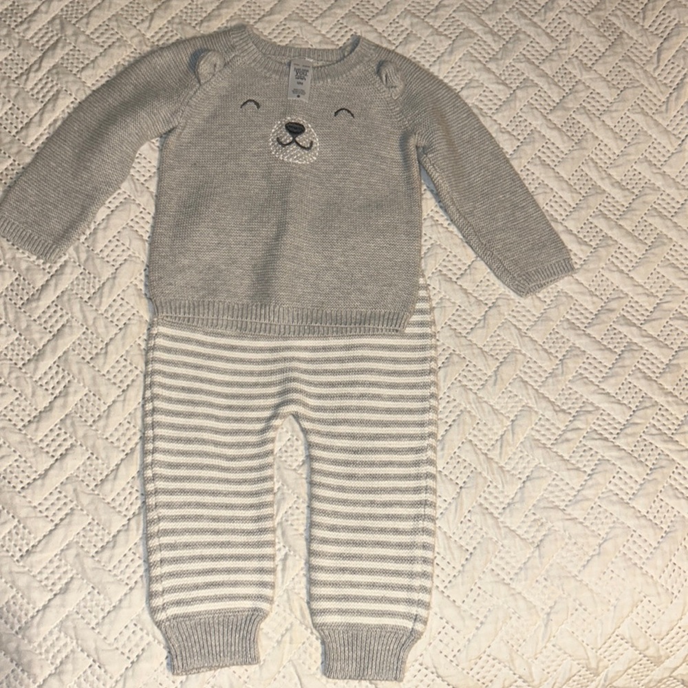 New baby boy outfit by Carters size 12 months